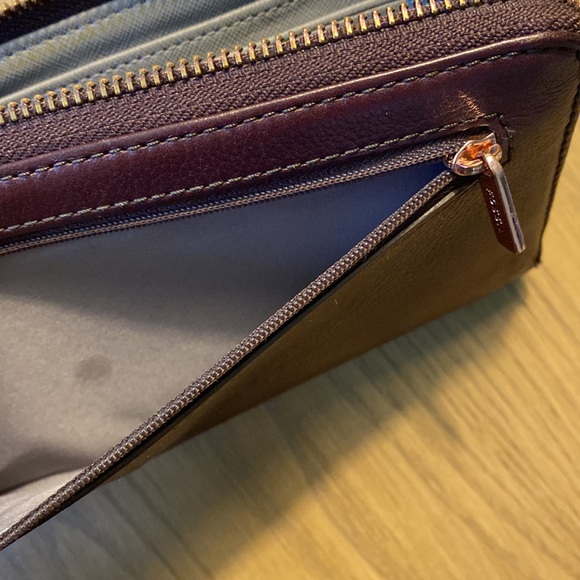 Fossil oxblood and rose gold wallet wristlet - Picture 5 of 8